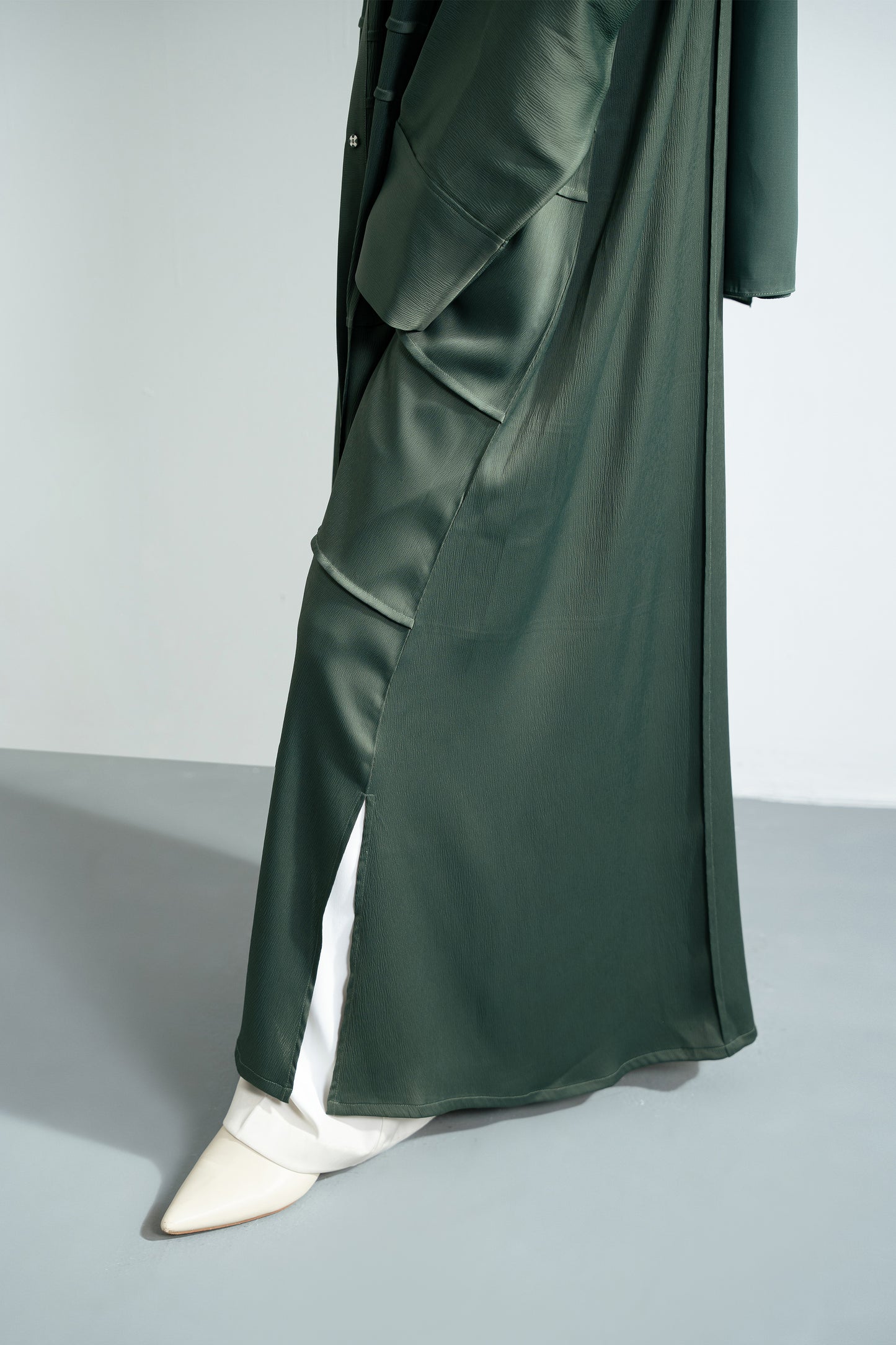 CHEQUE PLEASE - PLEATED ABAYA